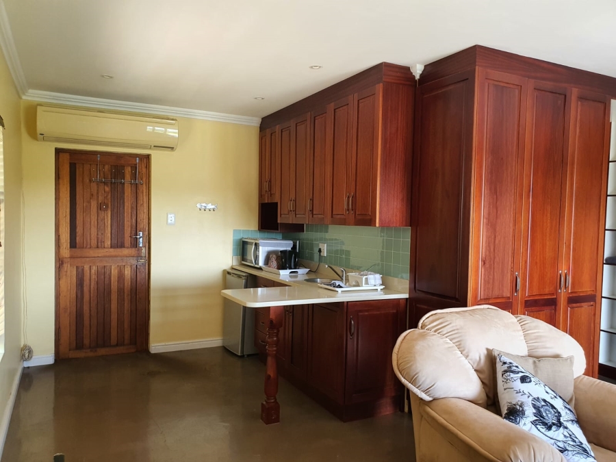 5 Bedroom Property for Sale in Gonubie North Eastern Cape